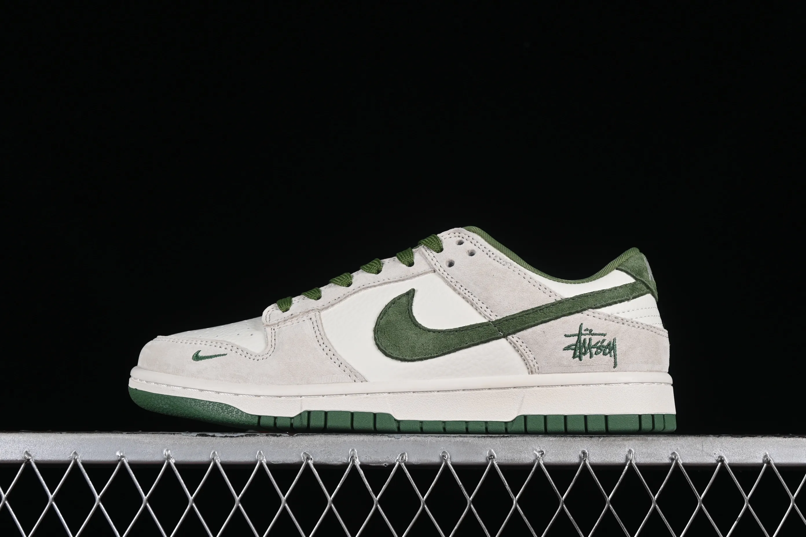 All categories Nk SB Dunk Series Nk SB Dunk Low High-end customized low-top sneakers Stussy